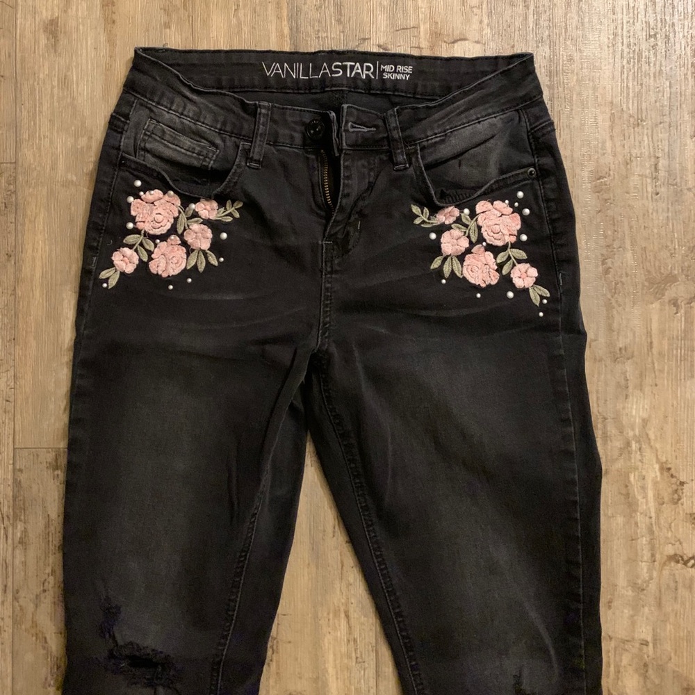 Black Skinny Jeans with Floral Embroidery